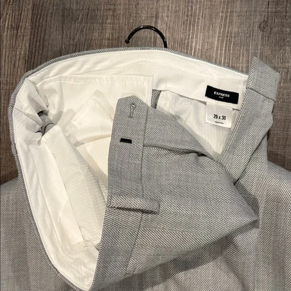 Express Men's Light Gray Suit Set - Picture 4 of 10